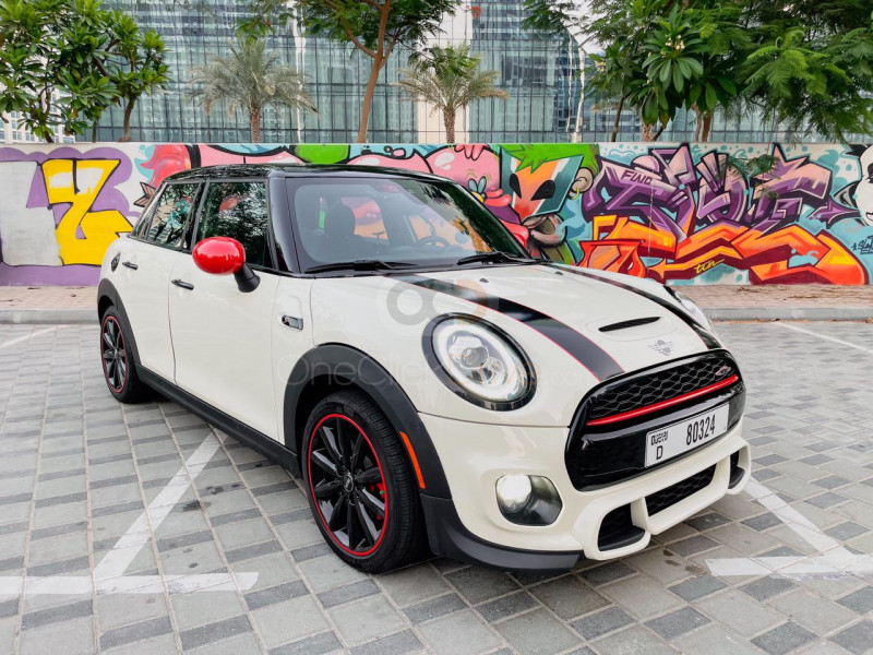 Rent Mini Cooper 2019 car in Dubai: Day, week, monthly rental