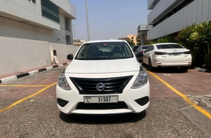 Rent Nissan Güneşli 2018