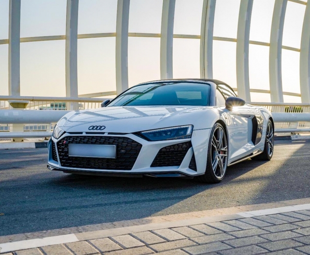 Audi R8 Spyder 2019 for rent in 迪拜