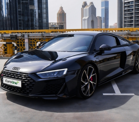 Audi R8 Coupe 2021 for rent in الشارقة