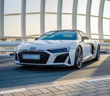 Audi R8 Spyder 2019 for rent in دبي