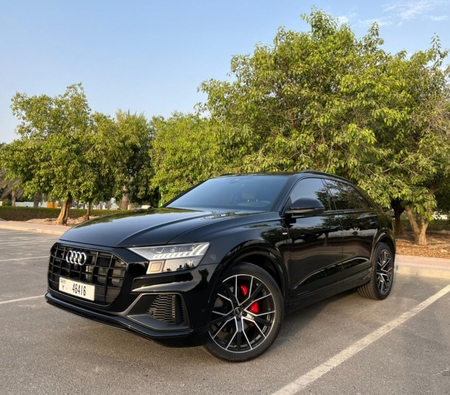 Audi Q8 2022 for rent in دبي