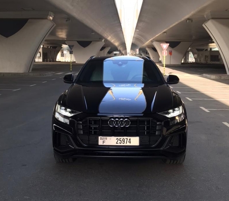 Audi Q8 2022 for rent in دبي