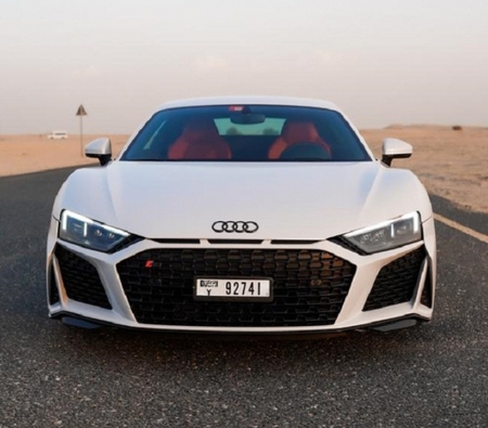 Audi R8 Coupe 2021 for rent in دبي