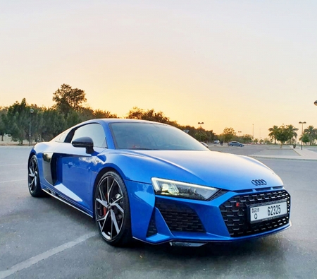 Audi R8 Coupe 2021 for rent in دبي