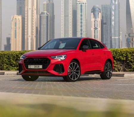 Audi RS Q3 2021 for rent in دبي