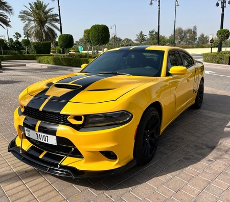 Dodge Charger SRT Kit V6 2018 for rent in Дубай