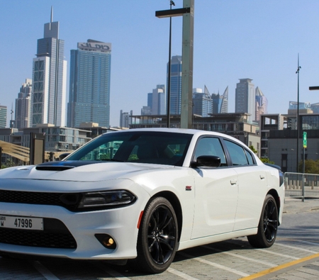 Dodge Charger V6 2018 for rent in 迪拜