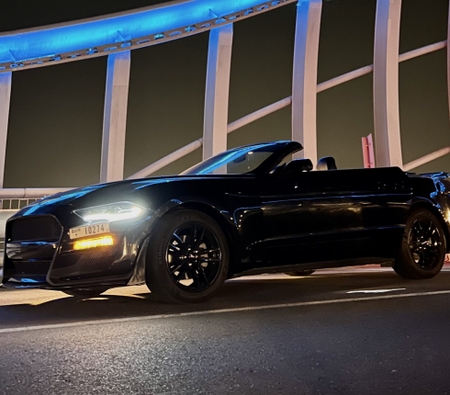 Ford Mustang EcoBoost Convertible V4 2019 for rent in Dubaï
