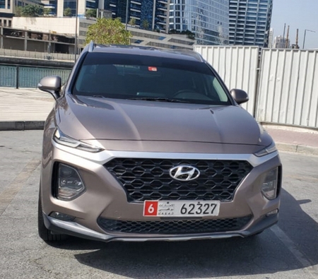 Hyundai Santa Fe 2019 for rent in 迪拜