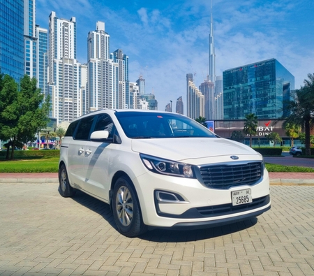 Kia Carnival 2020 for rent in 阿布扎比