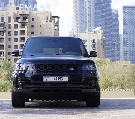 Land Rover Range Rover Vogue SE 2018 for rent in Dubai