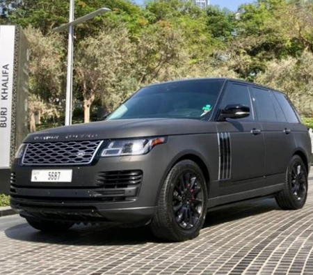 Land Rover Range Rover Vogue SE 2019 for rent in Дубай
