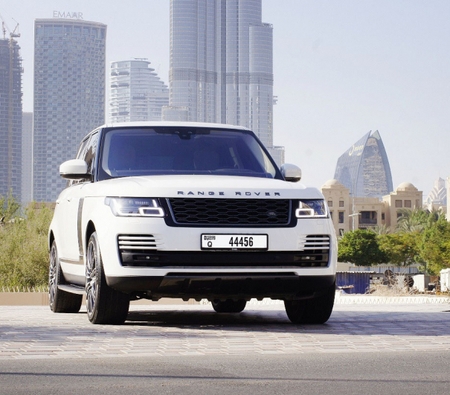 Land Rover Range Rover Vogue SE 2019 for rent in Dubai