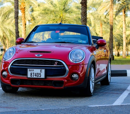Mini Cooper S Convertible 2016 for rent in 迪拜