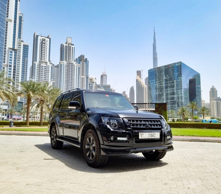 Mitsubishi Pajero Signature 2018 for rent in Abu Dhabi