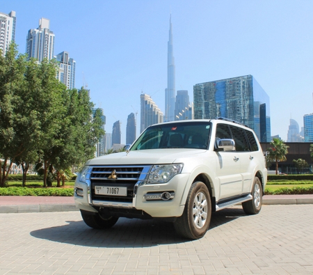 Mitsubishi Pajero 2020 for rent in دبي
