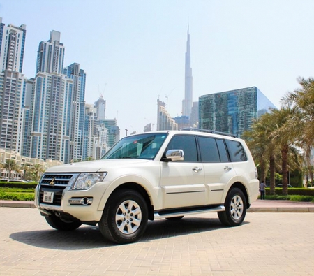 Mitsubishi Pajero 2020 for rent in دبي