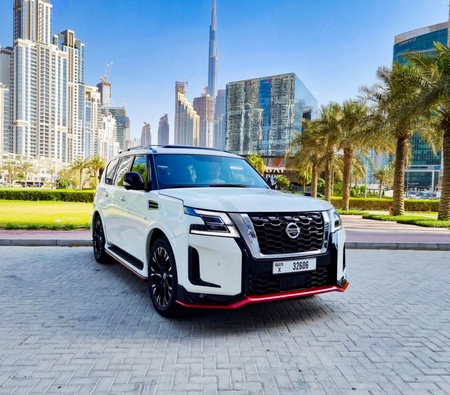 Nissan Patrol 2020 for rent in 迪拜