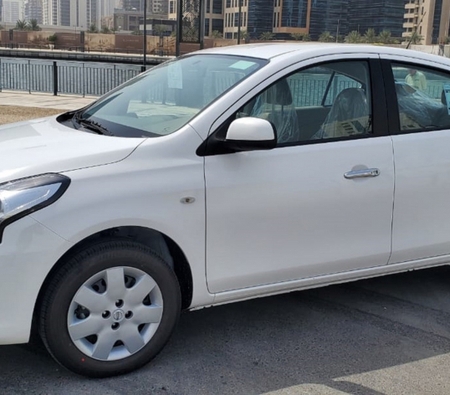 Nissan Sunny 2022 for rent in 阿布扎比