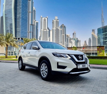 Nissan Xtrail 2022 for rent in Абу Даби