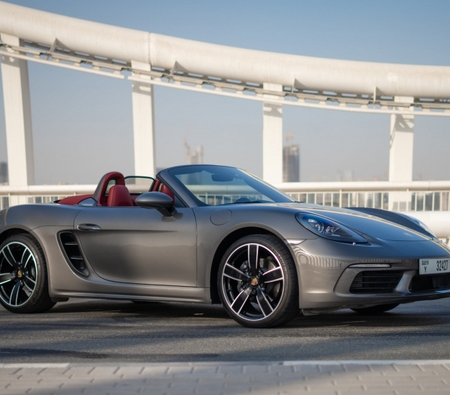 Porsche 718 Boxster 2020 for rent in دبي