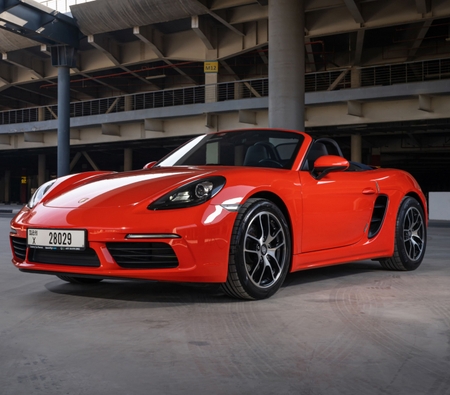 Porsche 718 Boxster 2020 for rent in دبي