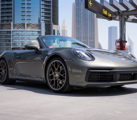 Porsche 911 Carrera S Spyder 2021 for rent in دبي