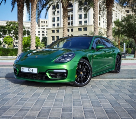 Porsche Panamera 4S E-Hybrid 2021 for rent in دبي