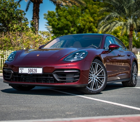 Porsche Panamera 2022 for rent in دبي