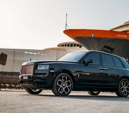 Rolls Royce Cullinan Black Badge 2021 for rent in دبي