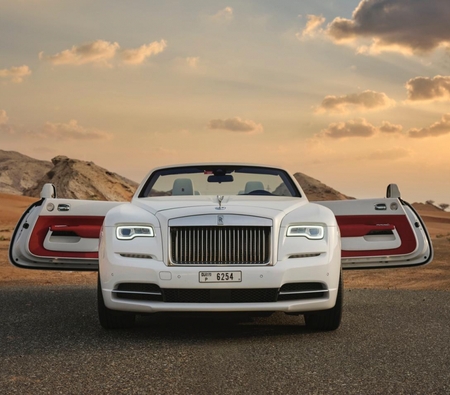 Rolls Royce Dawn 2021 for rent in أبو ظبي 