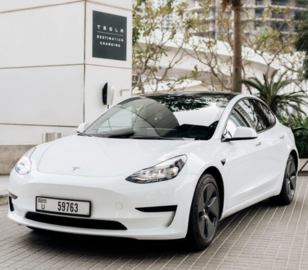 Tesla Model 3 Standard Plus 2022 for rent in 迪拜
