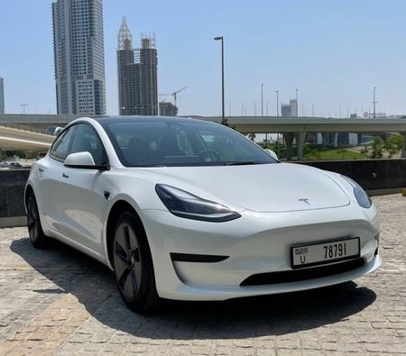 Tesla Model 3 Standard Plus 2022 for rent in دبي