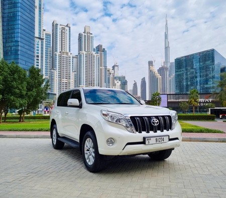 Toyota Prado 2017 for rent in أبو ظبي 