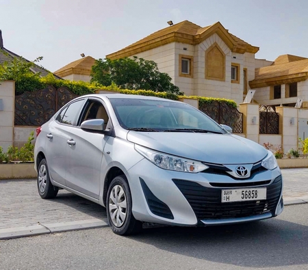 Toyota Yaris Sedan 2019 for rent in Dubaï