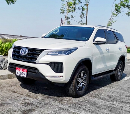 Toyota Fortuner 2021 for rent in 阿布扎比