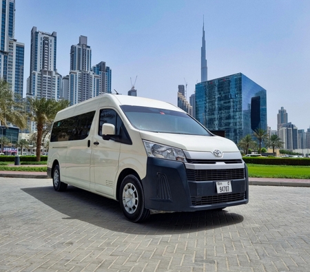 Toyota Hiace 13 Seater 2020 for rent in دبي