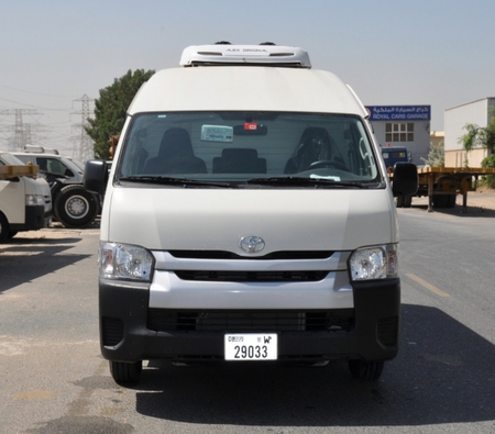 Toyota Hiace Chiller Van - HR 2021 for rent in دبي