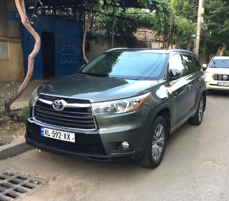 Toyota Highlander 2015 for rent in Tbilisi