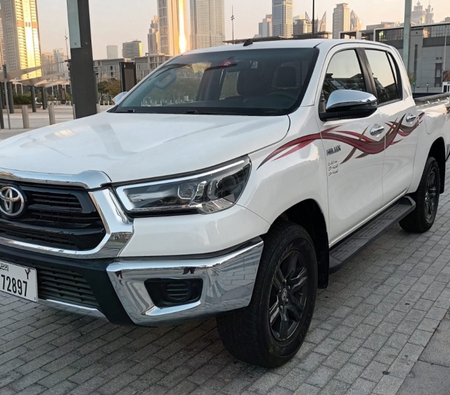 Toyota Hilux 4x4 2021 for rent in دبي