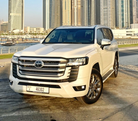 Toyota Land Cruiser GXR V6 2022 for rent in Dubaï