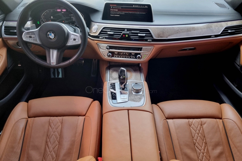 Zilver BMW 730Li 2021