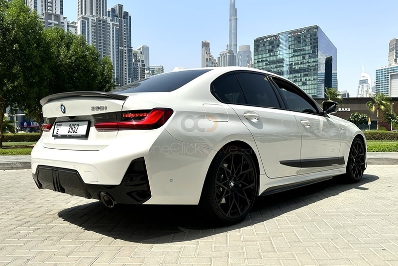 White BMW 330i M Performance 2023