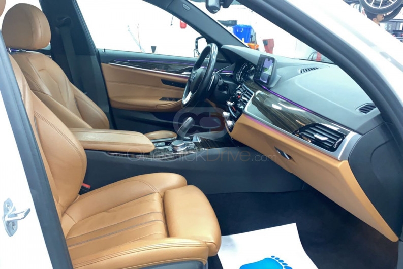 Bianco BMW 540i 2018