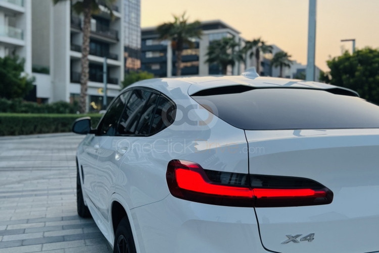 White BMW X4 M Kit 2022