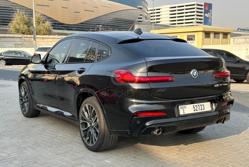Black BMW X4 M Kit 2022