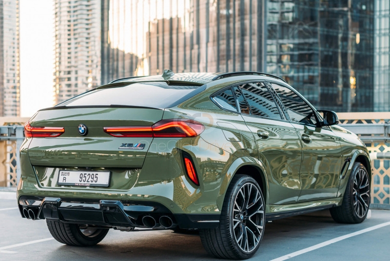 Green BMW X6 M Competition 2021
