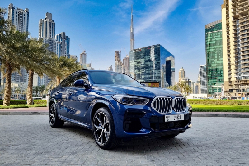 Azul BMW X6 M40 2022