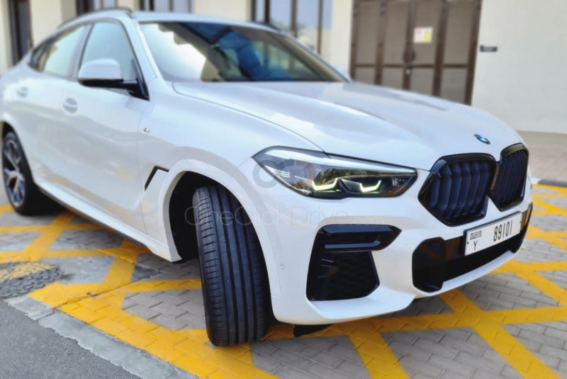 White BMW X6 M50i 2023
